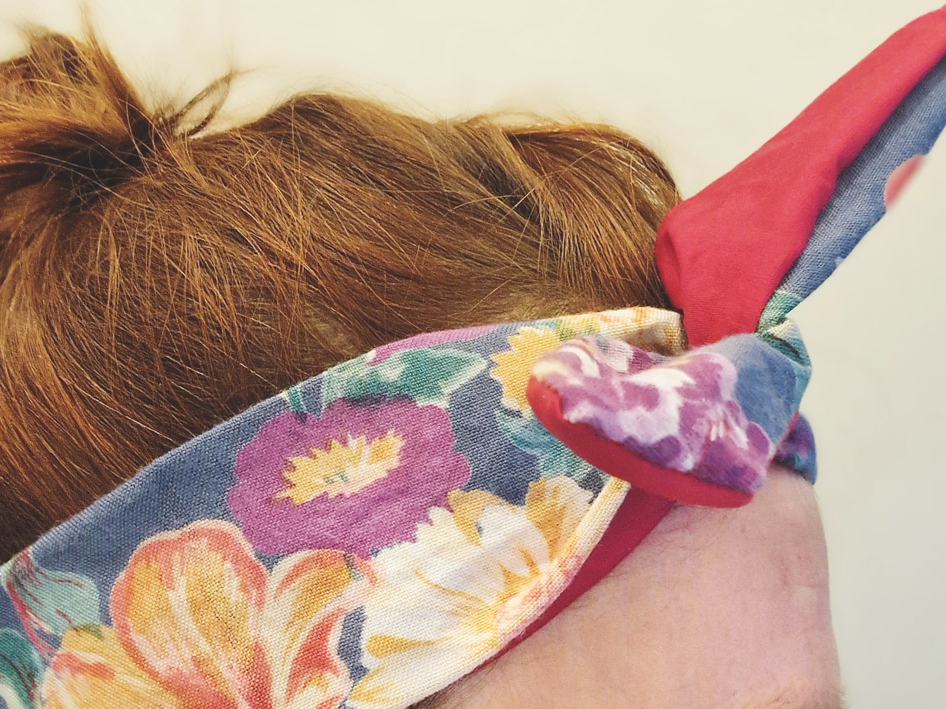 Ein Haarband mit Draht nähen